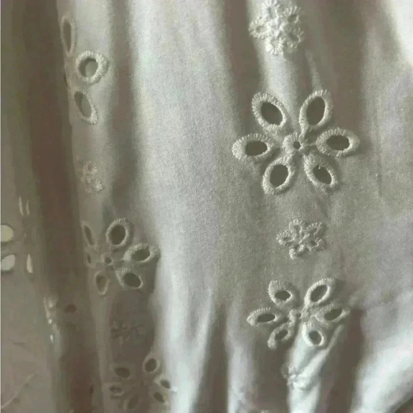 Torrid eyelet lace cover up sz 6 - Picture 2 of 7